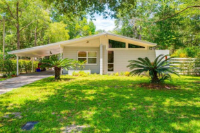 Mid-Century Gainesville Getaway 3 Mi to UF Campus